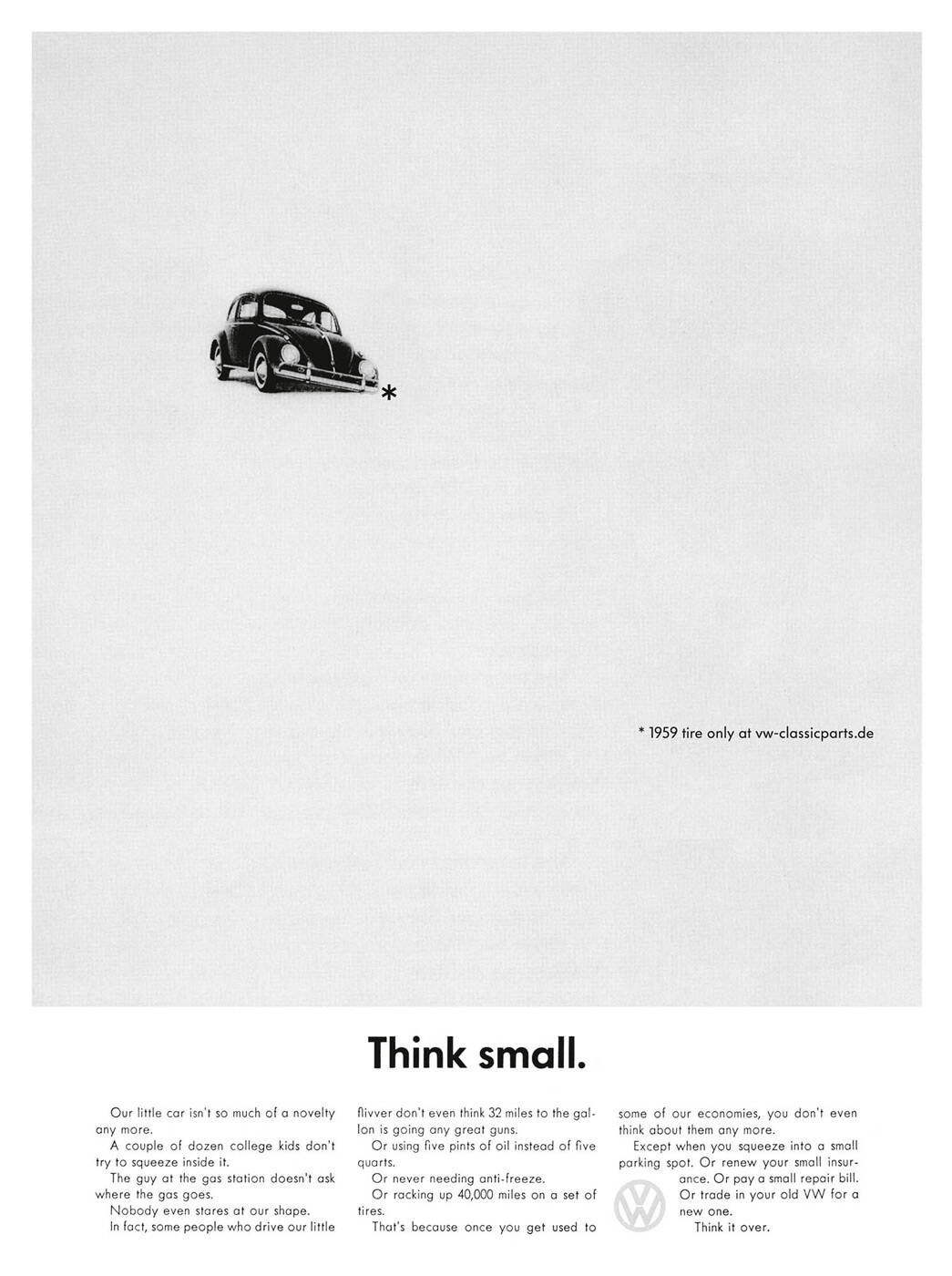 Automóvil pequeño en una página casi vacía, con el título Think small y texto en columnas.